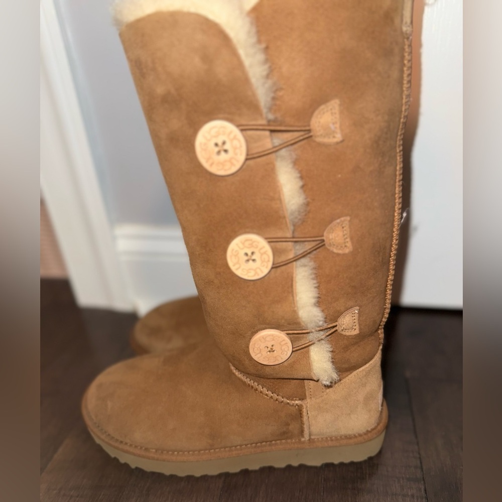 UGG Chestnut Suede Boots new condition
